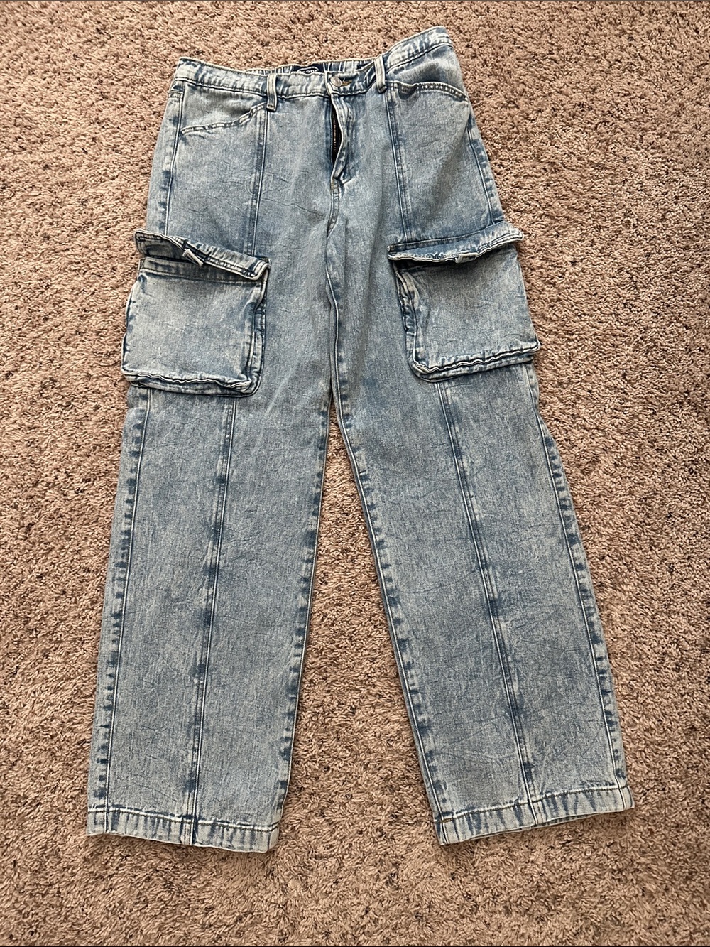 Light Blue Wide-Leg Cargo Jeans for Women — Relaxed High-Rise Style